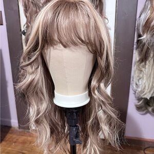 Women's Wavy Synthetic Wig with Bangs - Light Ash Brown